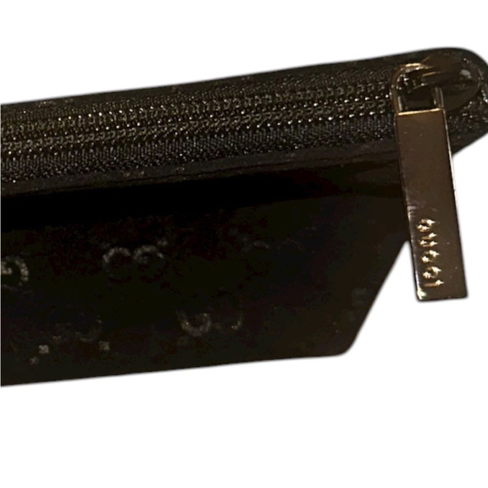 Gucci Textured Black velvet pouch. - Picture 5 of 9